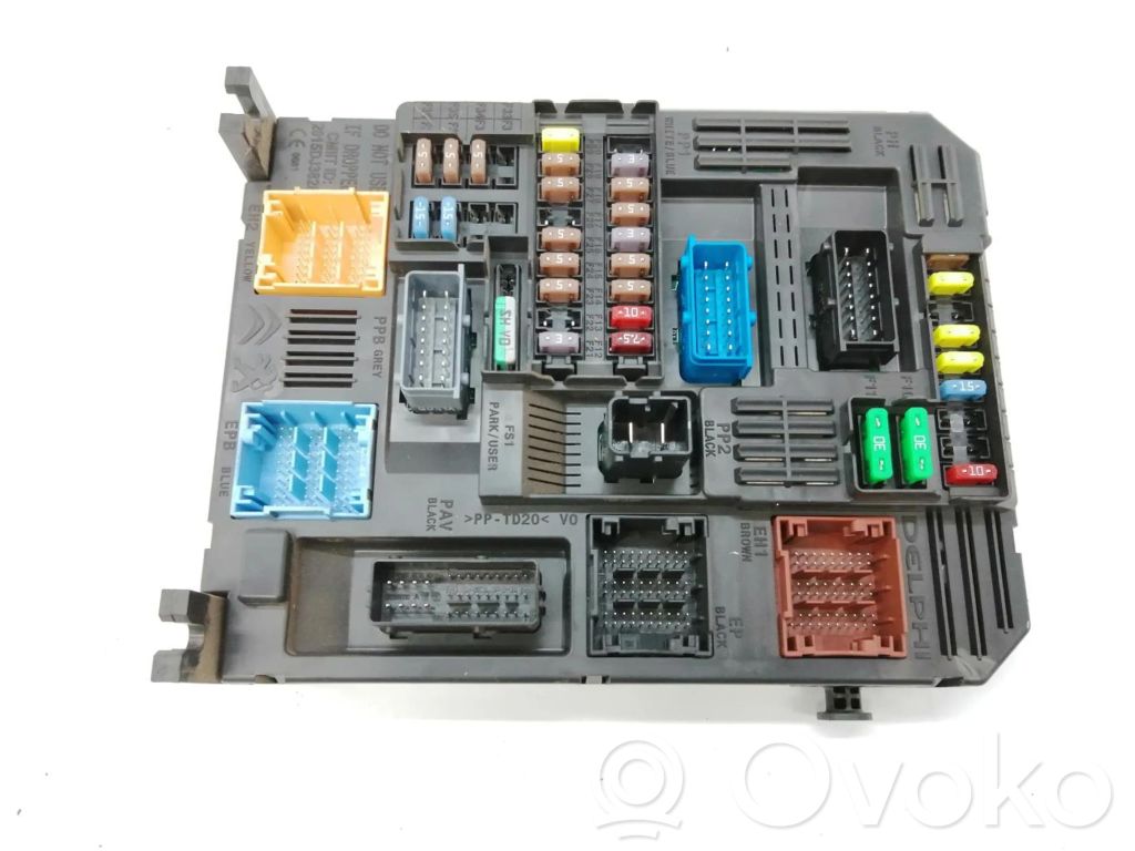 Citroen C3 Fuse module 