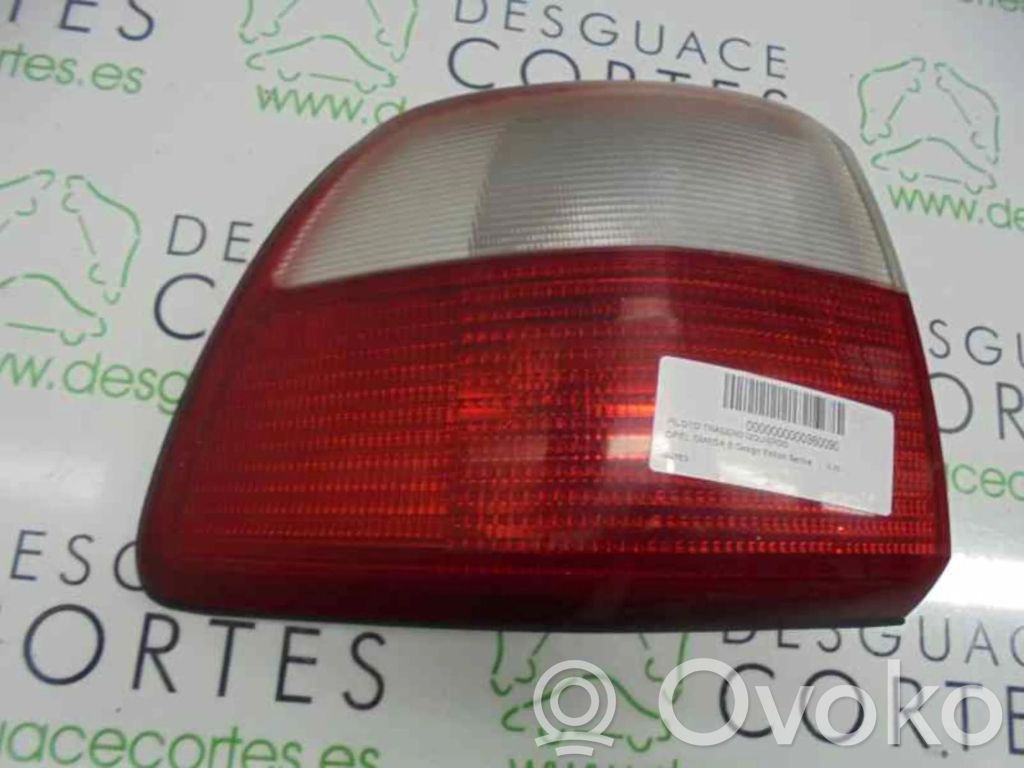 Opel Omega B2 Galinis žibintas kėbule 