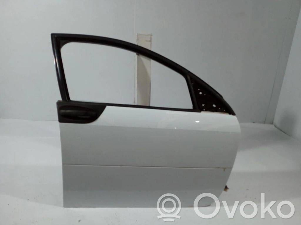 Puerta delantera   A4547220009,A4547220009