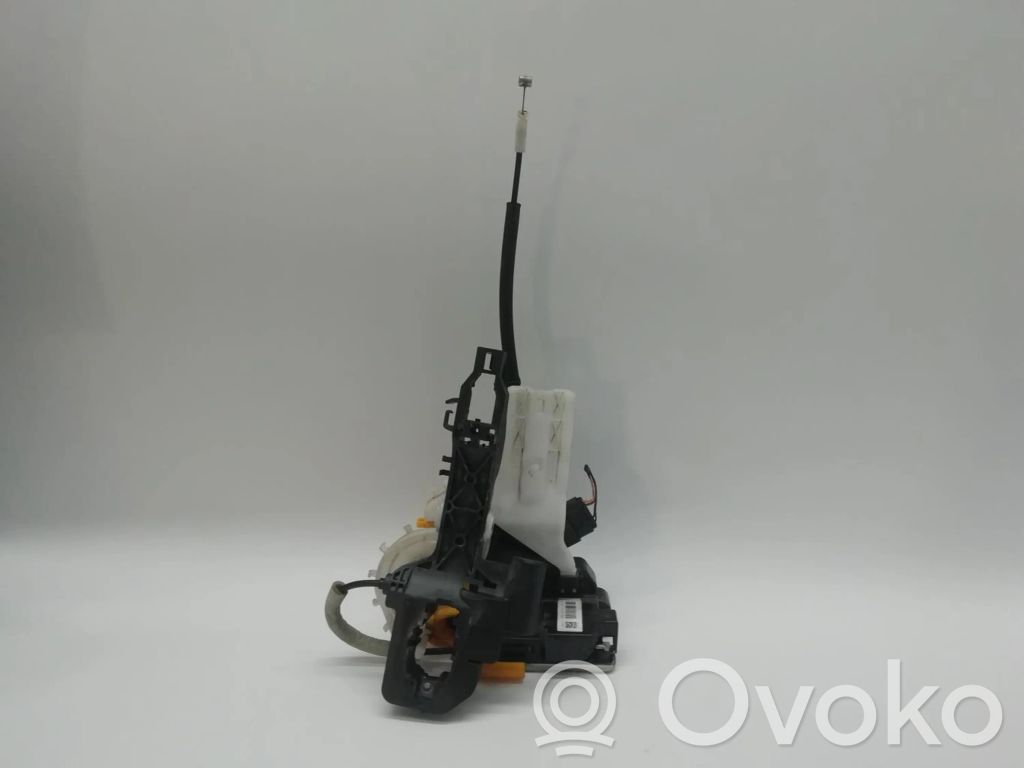 KIA Ceed Etuoven lukko 