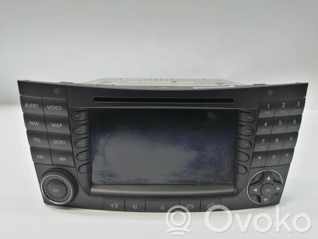 Mercedes-Benz CLS C219 Panel / Radioodtwarzacz CD/DVD/GPS 