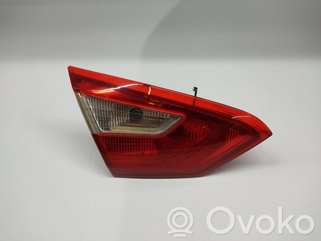 Ford Focus Aizmugurējais lukturis virsbūvē 