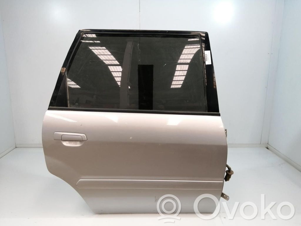 Mitsubishi Space Wagon Puerta trasera 
