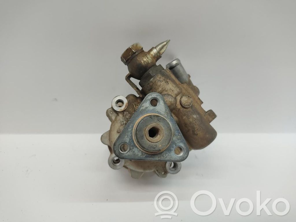 Ohjaustehostimen pumppu   95511436