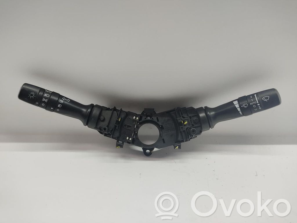 Interruptor de luz   934101M631
