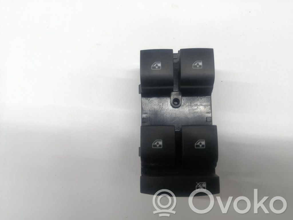 Opel Astra J Interruptor del elevalunas eléctrico