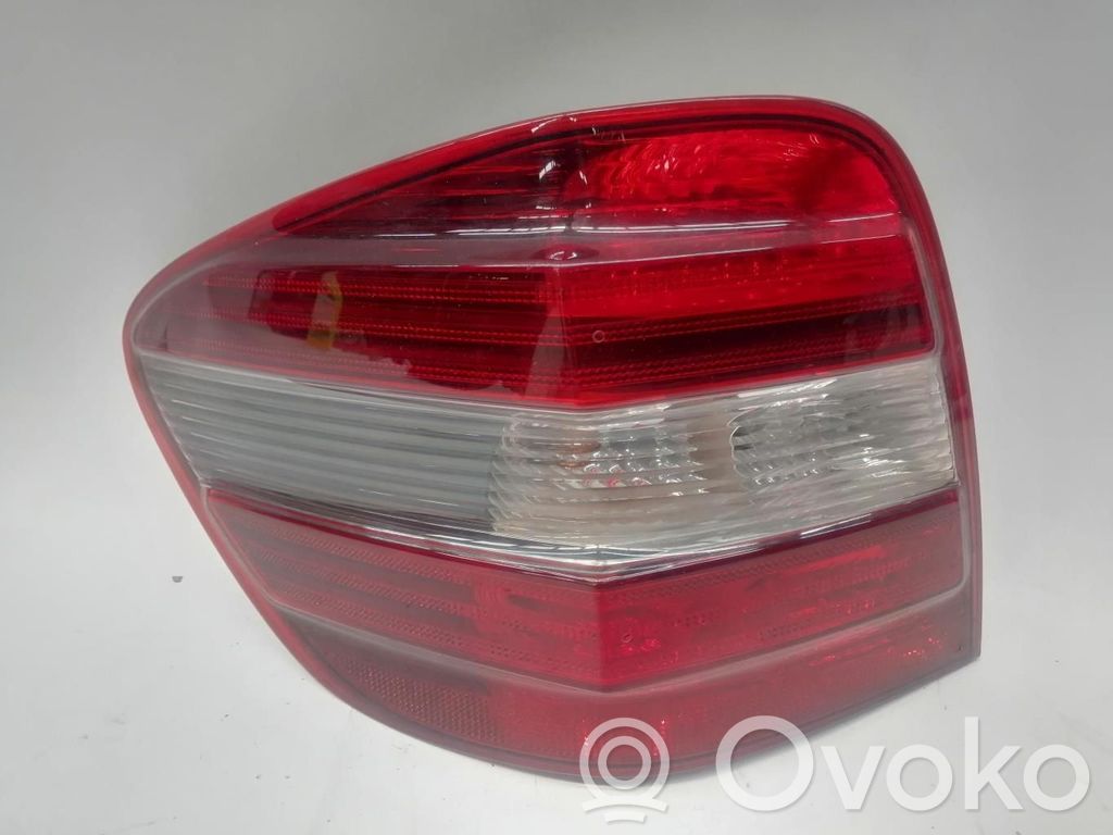Mercedes-Benz ML W164 Lampă spate în caroserie