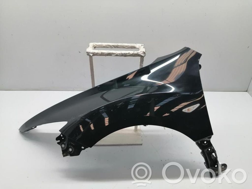 Mazda 6 Etulokasuojan reuna 