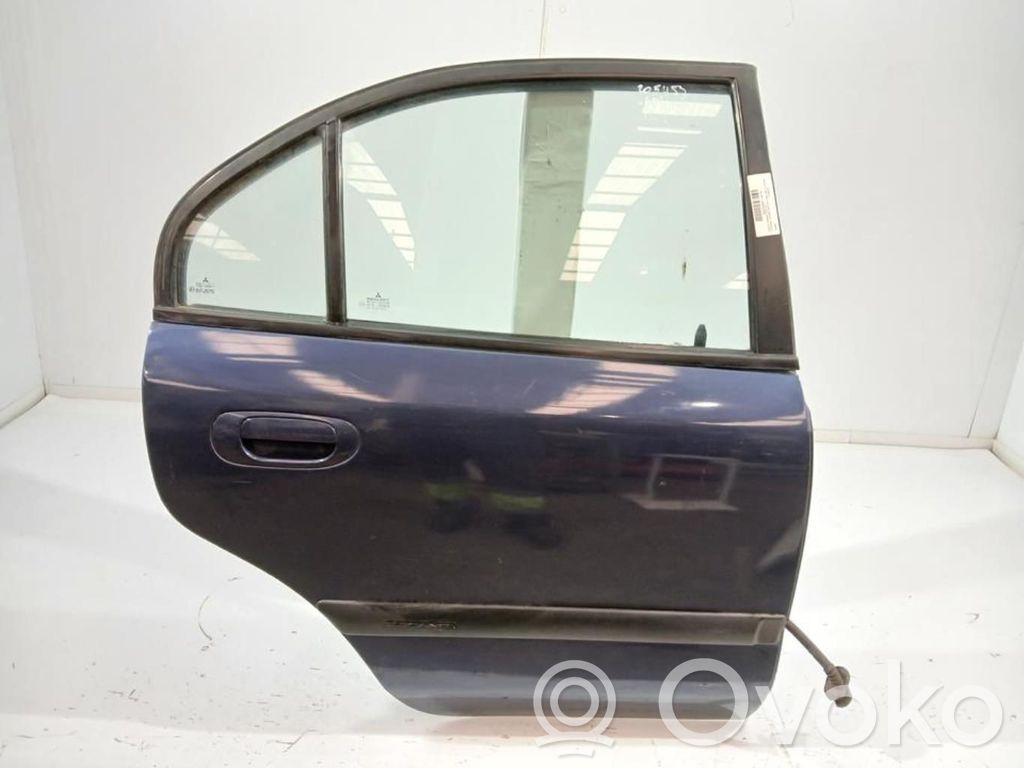 Mitsubishi Carisma Puerta trasera 