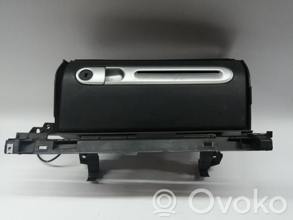 Guantera   A4516800491