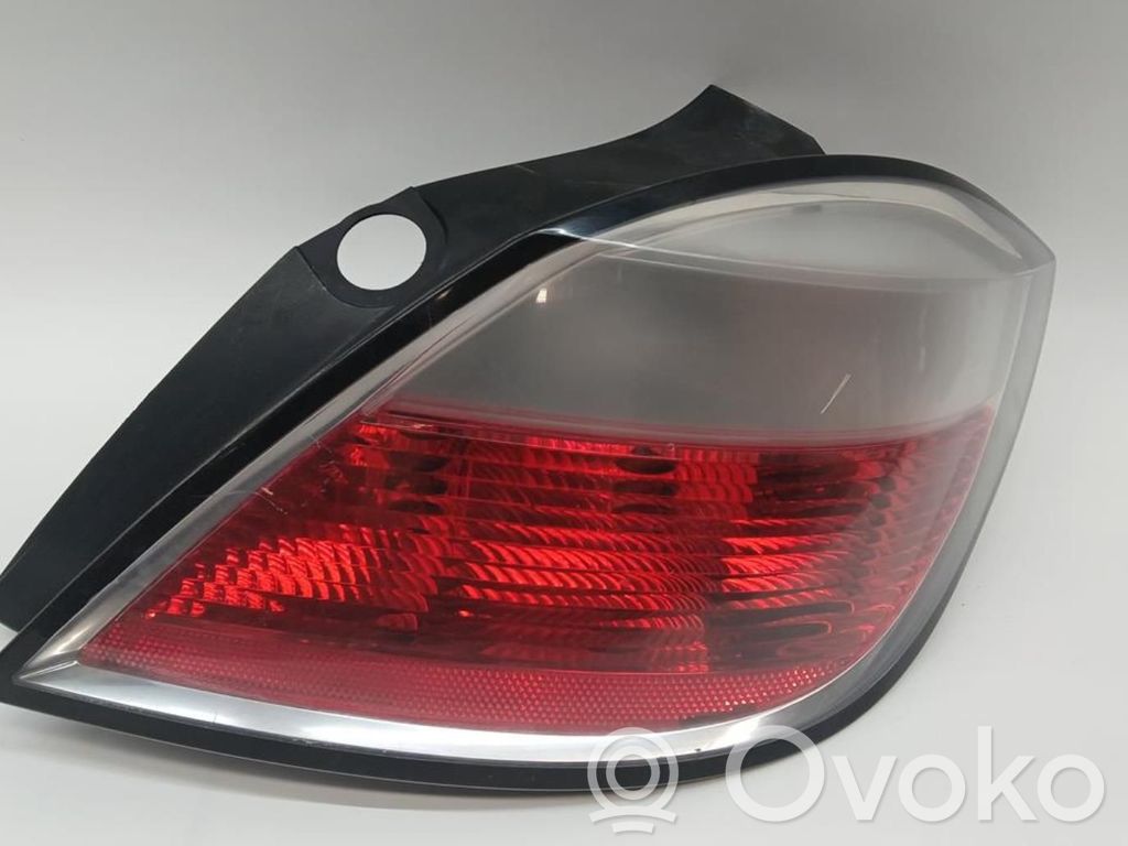 Opel Astra H Lampa tylna 