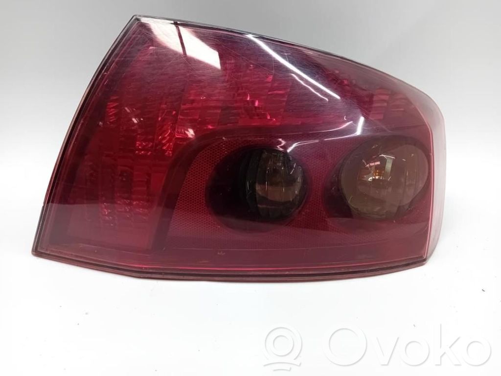 Peugeot 207 CC Feux arrière / postérieurs 
