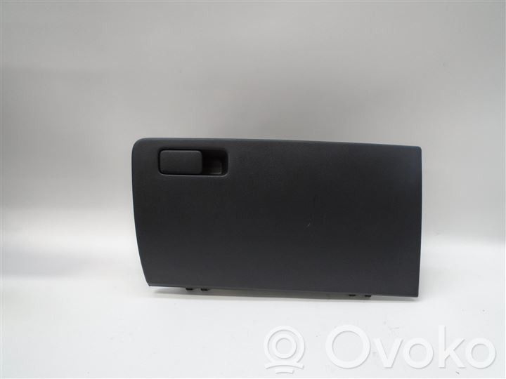 KIA Rio Handschuhfach
