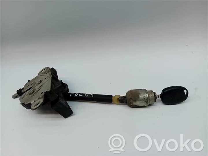 Ford Focus Serrure de capot