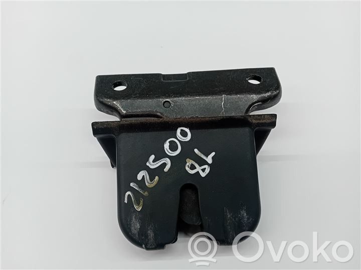 Audi A3 S3 8L Zamek klapy tylnej / bagażnika