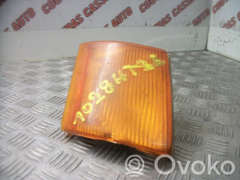 Front fender indicator light   1063534