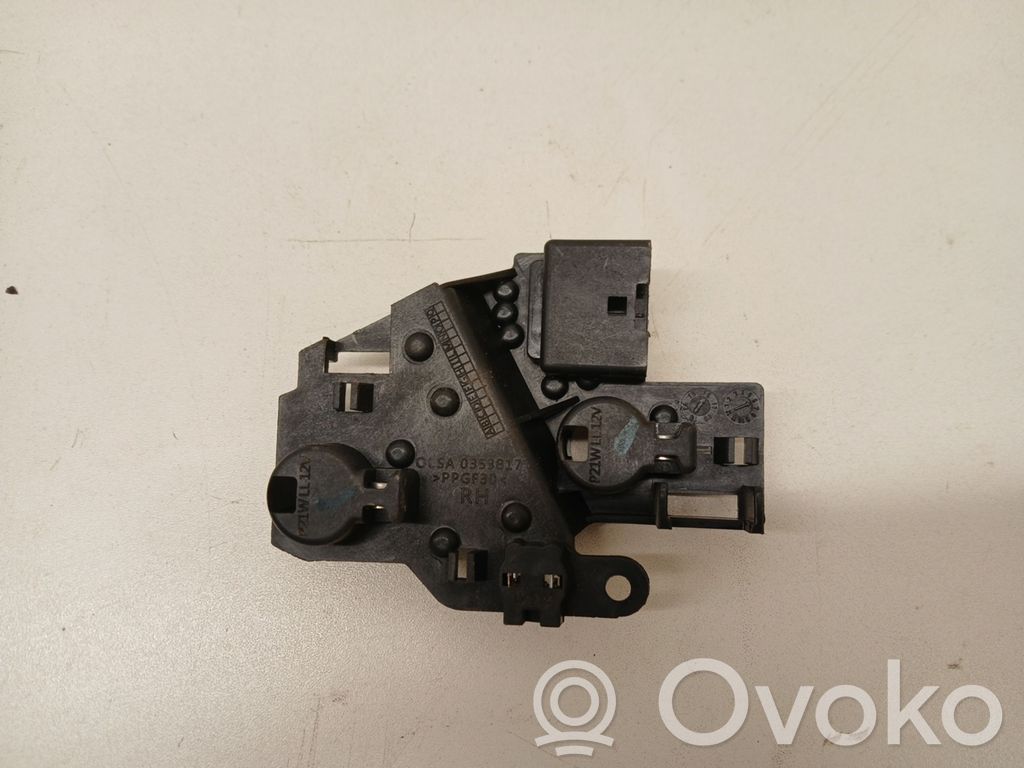 BMW 2 F46 Takavalon osa 