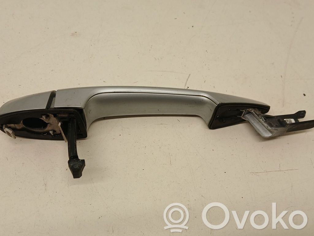 BMW 2 F46 Manecilla externa puerta trasera 