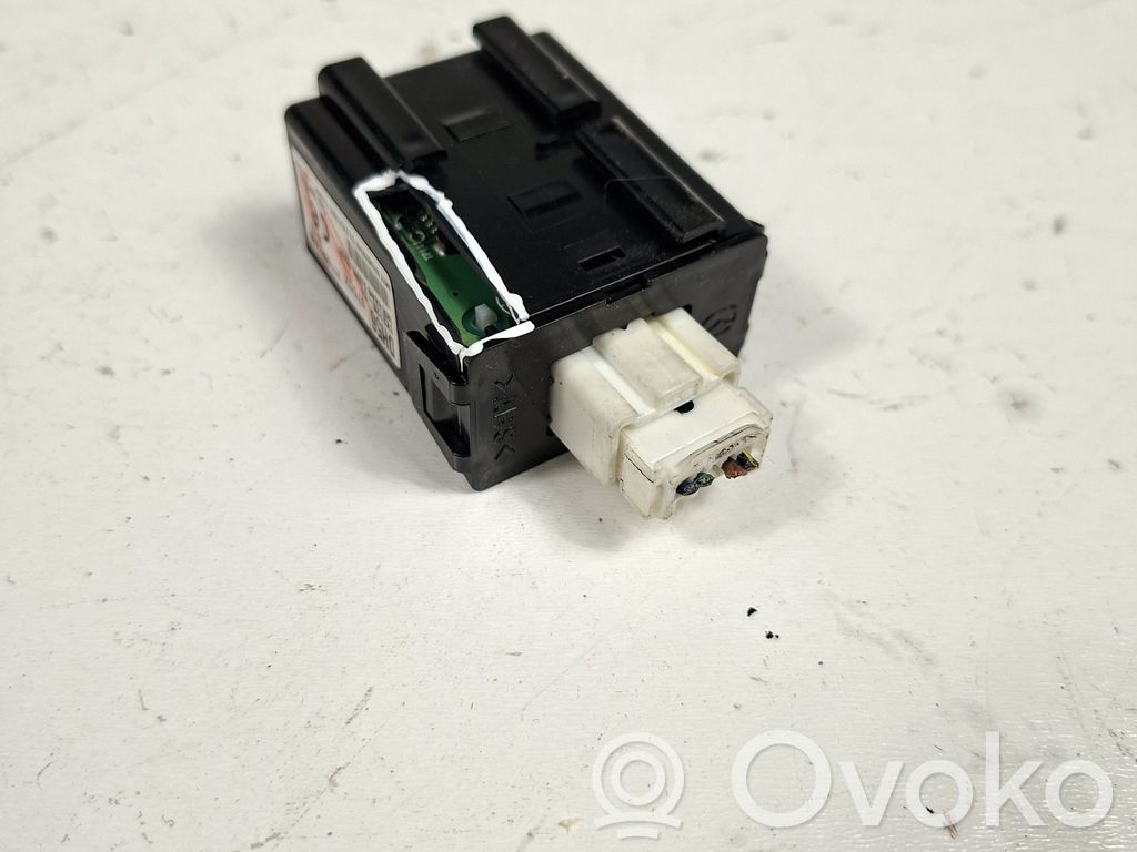 Mazda 6 Keyless (KESSY) go control unit/module 