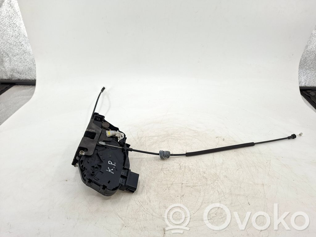 Volvo S40 Priekšpusē slēdzene 