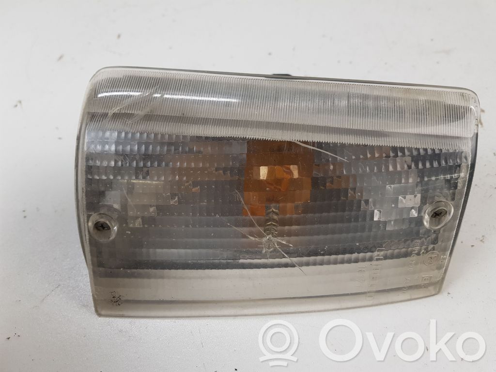 Iveco Daily 30.8 - 9 Front indicator light 