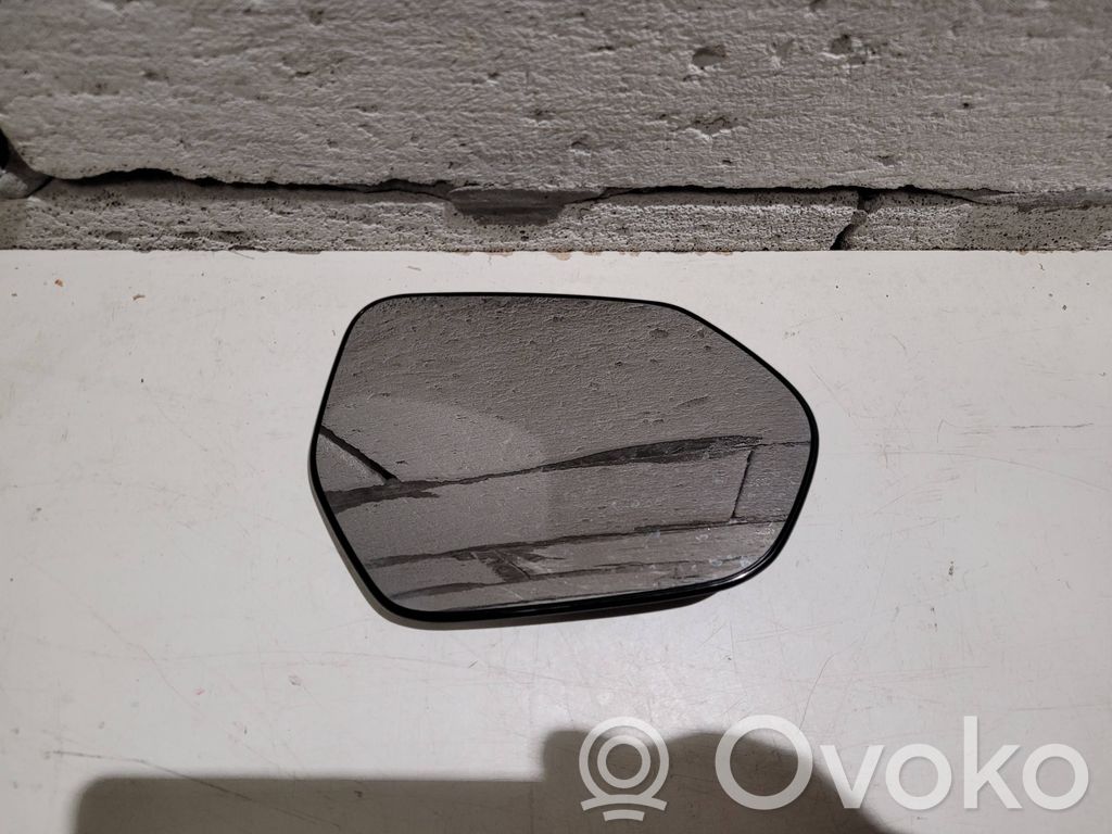 Toyota Yaris XP210 Spoguļa stikls 