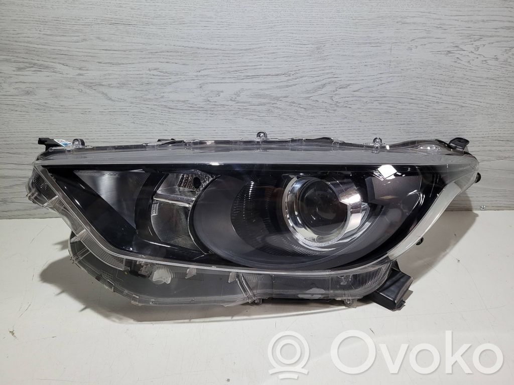 Toyota Yaris XP210 Scheinwerfer 