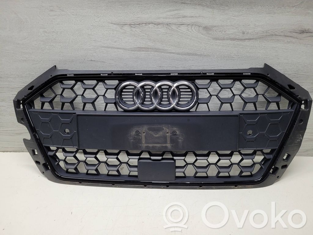Audi A1 Grotelės priekinės 