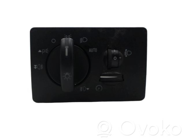 Light switch   1471867,1471867