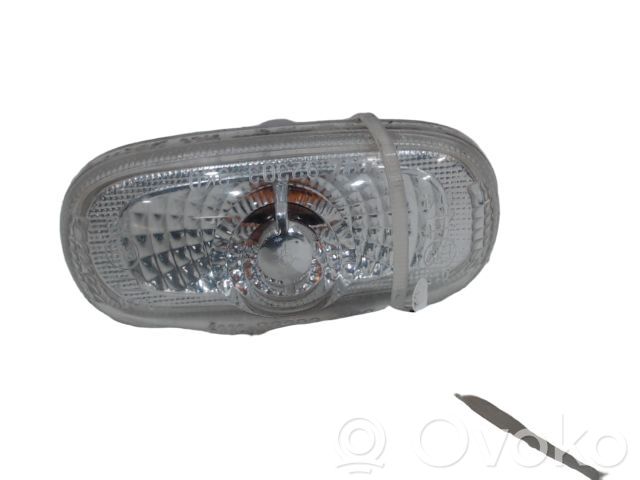 KIA Carens II Seitenblinker 