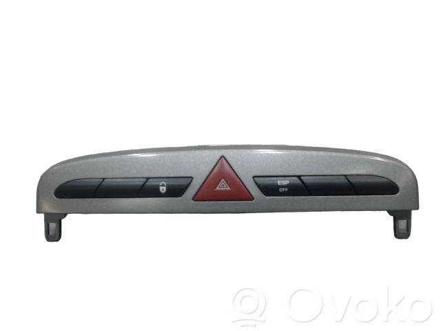 Peugeot 308 Hazard light switch 