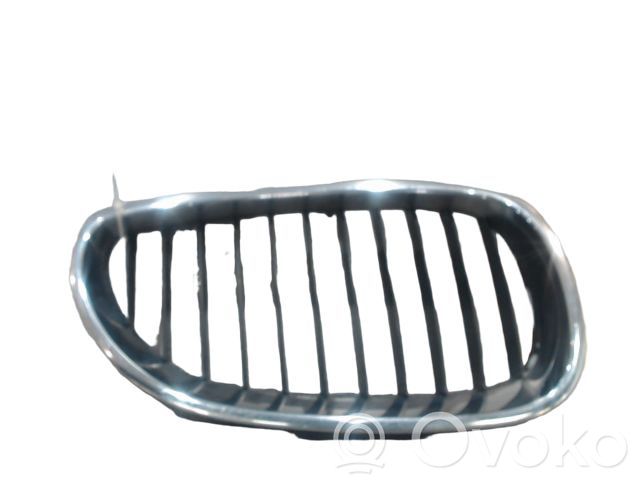 BMW 5 E60 E61 Maskownica / Grill / Atrapa górna chłodnicy 