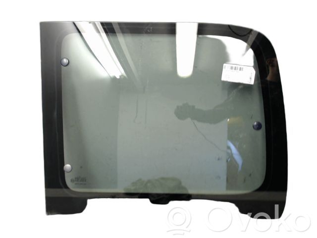 Citroen Berlingo Side middle window/glass 