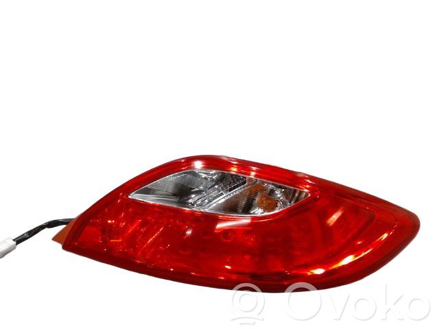 Mazda 2 Aizmugurējais lukturis virsbūvē 