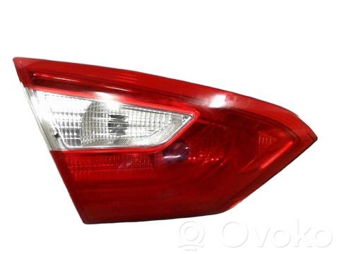 Ford Focus Aizmugurējais lukturis pārsegā 