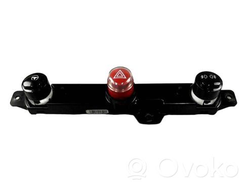 Fiat 500 Botón interruptor de luz de peligro 