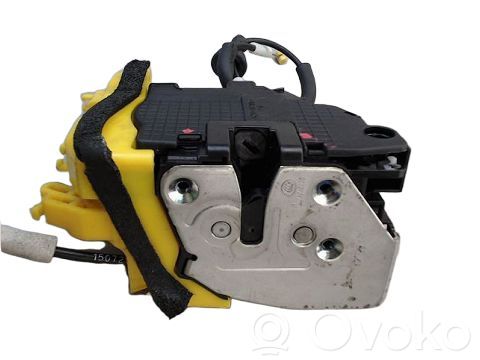 Priekšpusē slēdzene   81310A2400,81310A2400