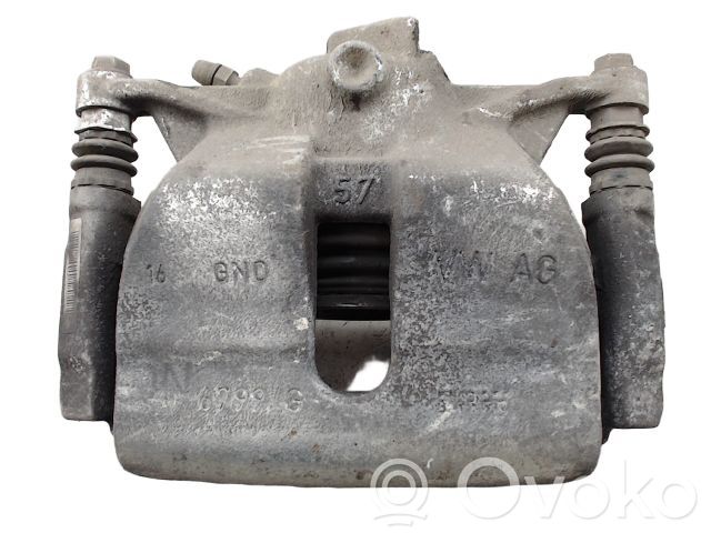 Audi A3 8Y Zacisk hamulcowy przedni 