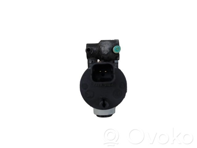 Nissan Note (E12) Windscreen/windshield washer pump 