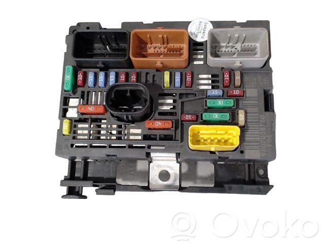 Peugeot 308 Fuse module 