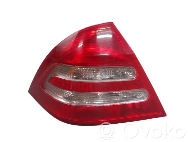 Mercedes-Benz C W203 Lampă spate în caroserie 