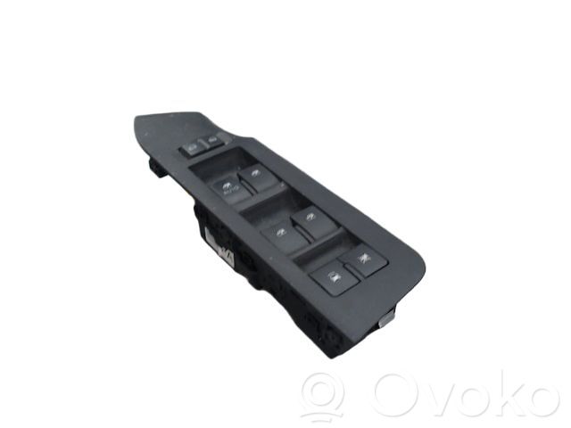Chevrolet Captiva Przyciski szyb 