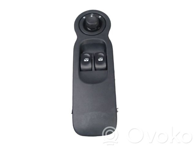 Electric window control switch   8200214939,8200214939