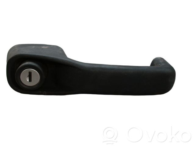 Manecilla externa puerta delantera