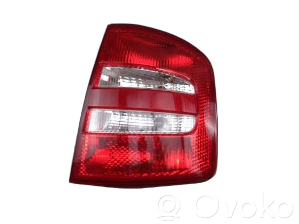 Skoda Fabia Mk1 (6Y) Задний фонарь в кузове 