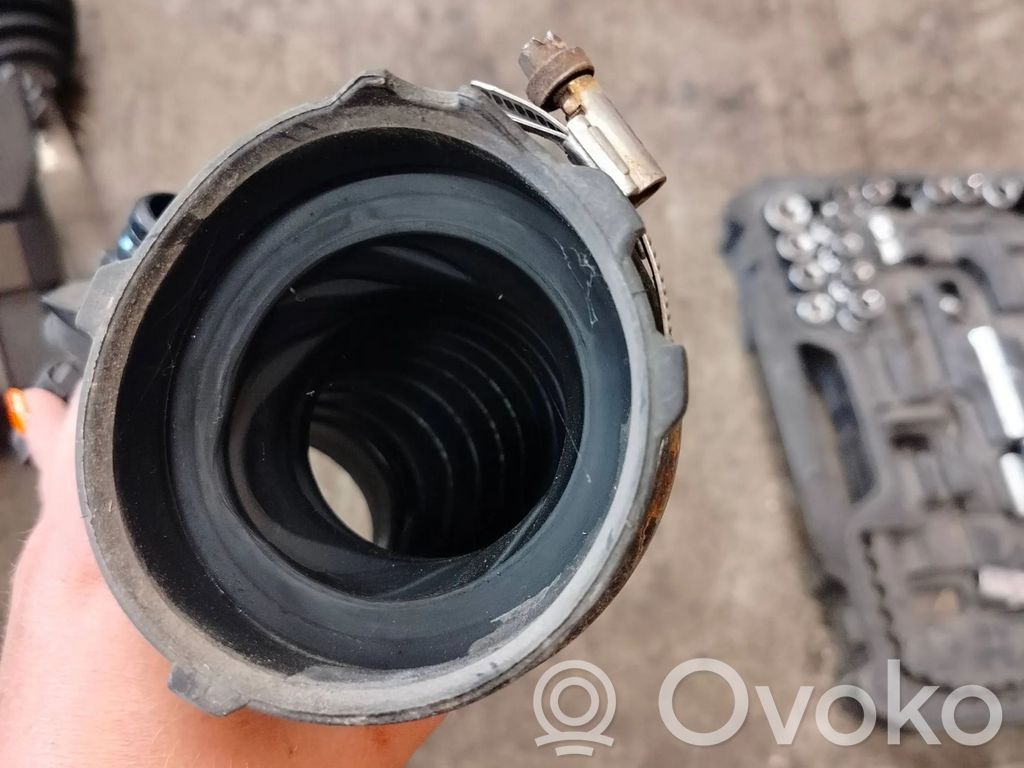 Opel Astra J Część rury dolotu powietrza 