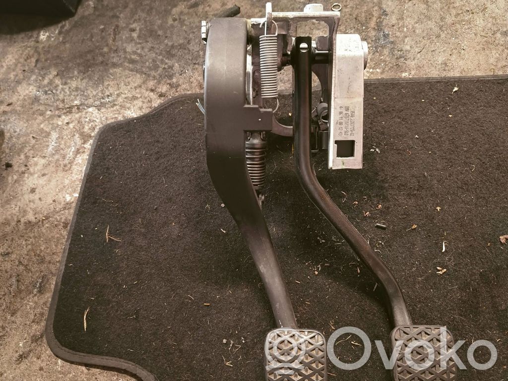 Pedal assembly   678711,061108124,2283725,061108123