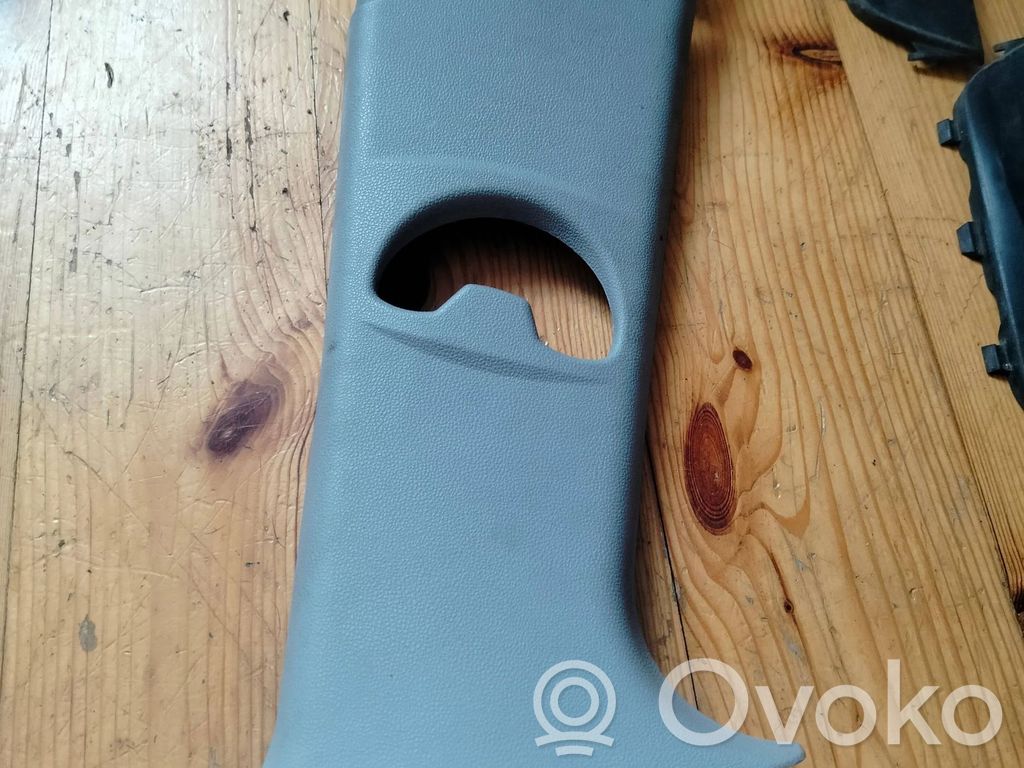 BMW 1 E81 E87 (B) pillar trim (top) 