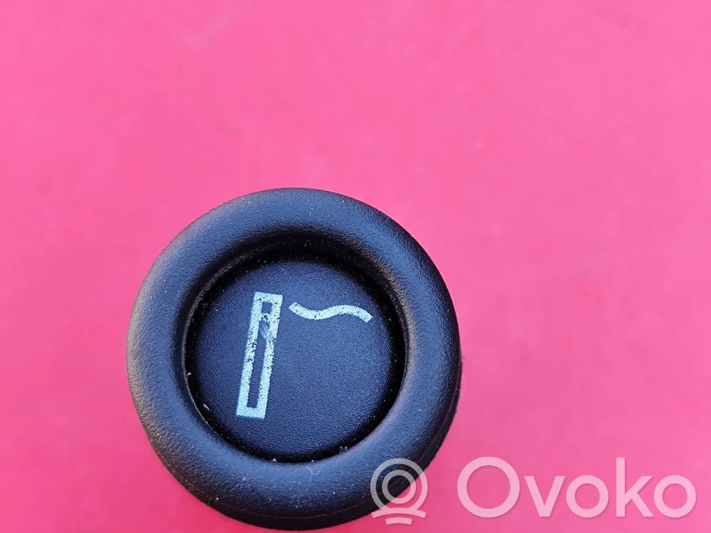 Cigarette lighter   6969134