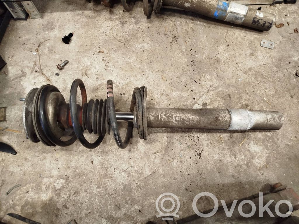 BMW 5 E39 Priekšpusē amortizators 